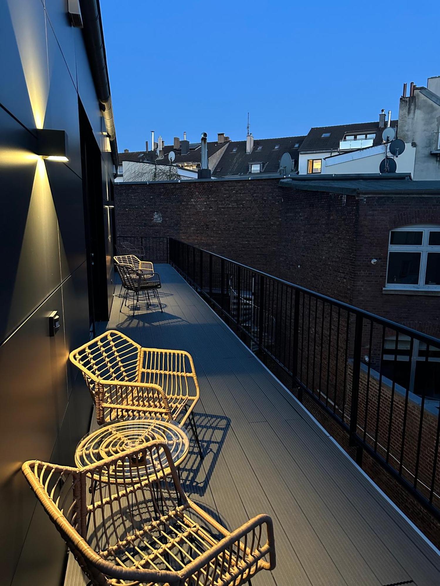 Bhh Living - Zentrale Lage, Ruhige Naechte, Perfekter Komfort Aparthotel *